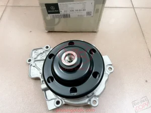 Bơm nước Mercedes Vito