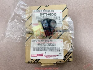 Cảm biến túi khí đầu xe Camry 2021 2.5Q