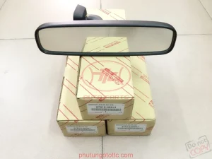 Gương chiếu hậu trong xe Hilux