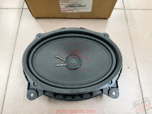 Loa cánh cửa trước Venza (RH)