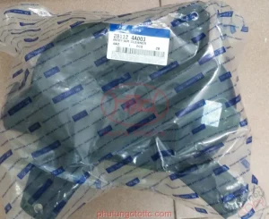 Nắp dưới lọc gió Starex 2002 - 2007