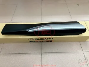 Nẹp cánh cửa sau Subaru Forester 2019-2022