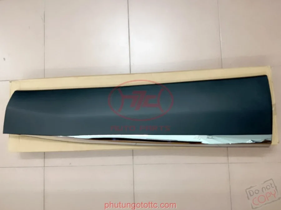 Nẹp cánh cửa trước Peugeot 3008/5008