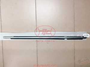 Nẹp chân kính cánh cửa GX470