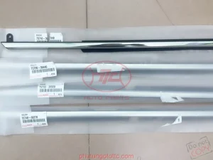 Nẹp chân kính cánh cửa ngoài Crown 3.0 JZS155