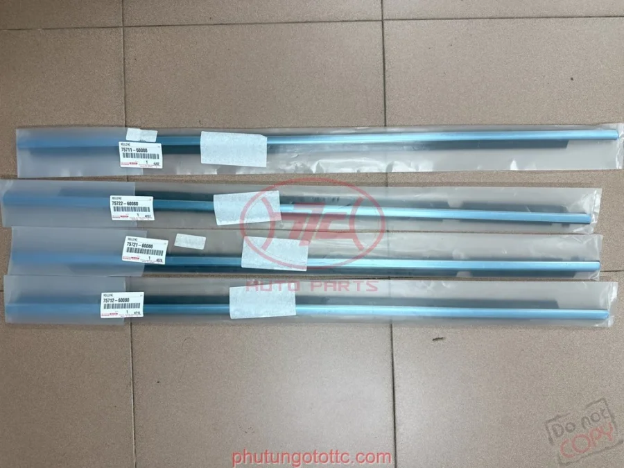 Nẹp chân kính cánh cửa ngoài Lexus GX470