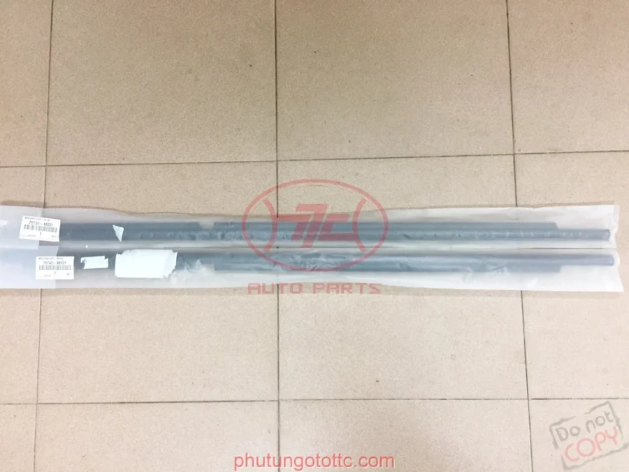 Nẹp chân kính cánh cửa ngoài Lexus RX350 2007