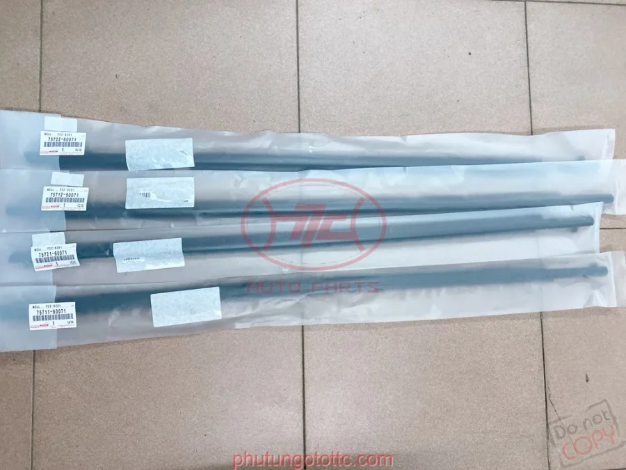 Nẹp chân kính cánh cửa ngoài Prado 2010-2016