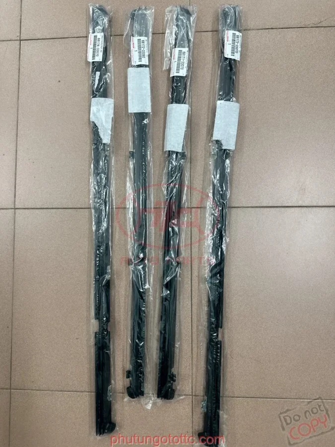 Nẹp chân kính cánh cửa trước + sau trong xe Lexus ES350 2008