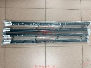 Nẹp chân kính cánh cửa trước trong Lexus RX400/RX350 2006