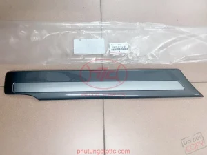 Nẹp hông sau Land FZJ100