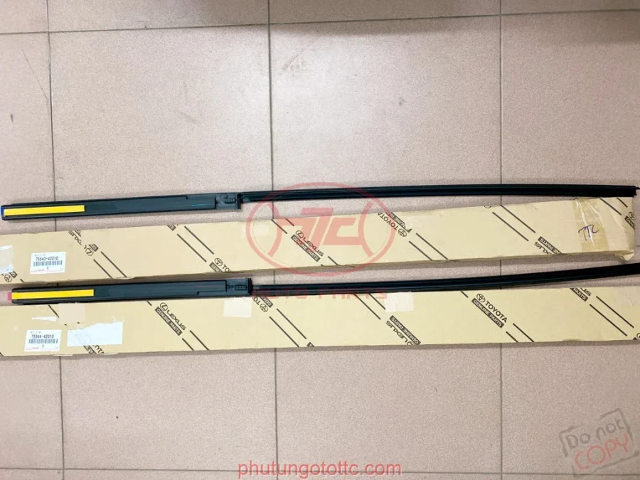 Nẹp kính chắn gió trước Rav4 2008