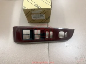 Ốp công tắc lên kính tổng Camry 2.5Q 2013 (LH)