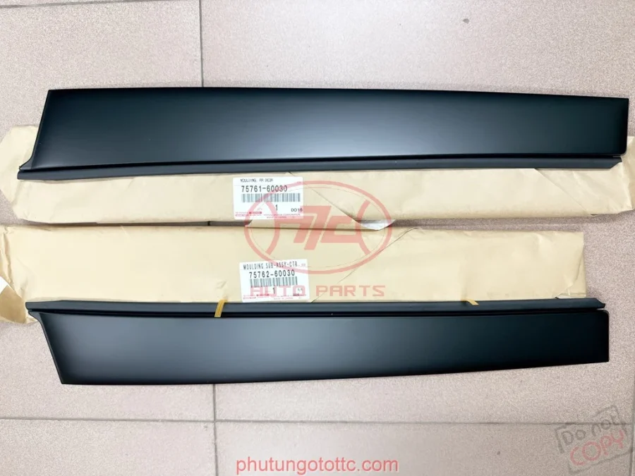 Ốp cột cửa sau ngoài Prado 2008