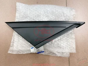 Ốp tam giác chân gương Focus 2015 - 2018