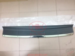 Ốp trên ba đờ xốc sau Lexus LX570 2012