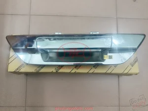 Tay mở cửa thùng sau Hilux 2011